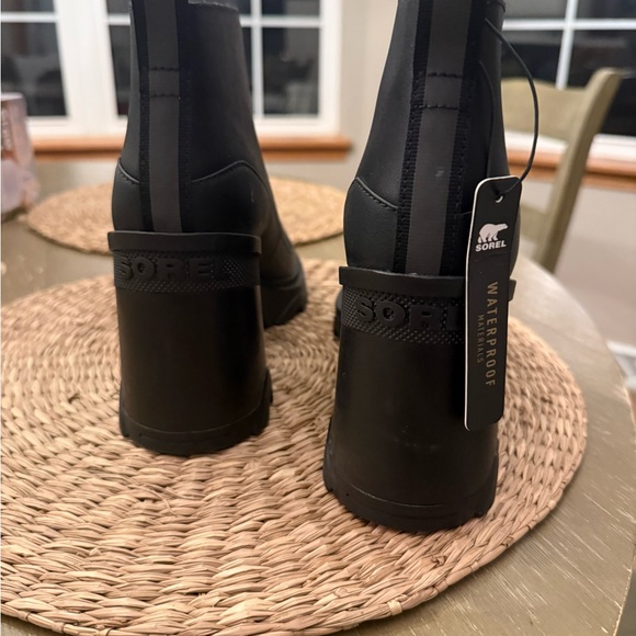 NWT Leather Lace-Up Boots
Women's  Sorel Black Heeled Ankle Boots size 9 - Picture 6 of 13